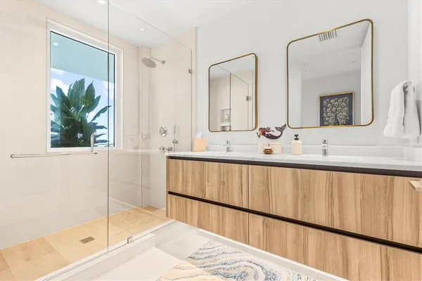 $2,200,000 | 1020 Sunset Point Road, Unit 303, Clearwater, FL 33755