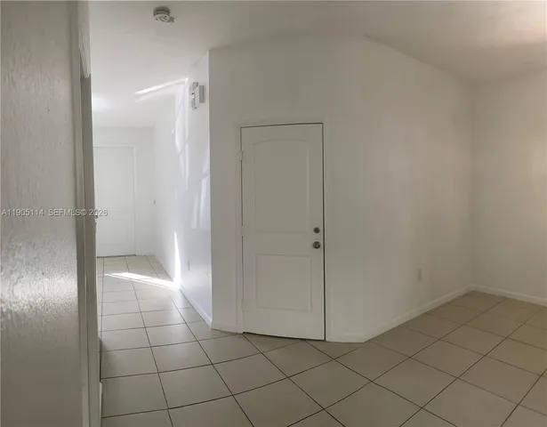 a view of livingroom with furniture