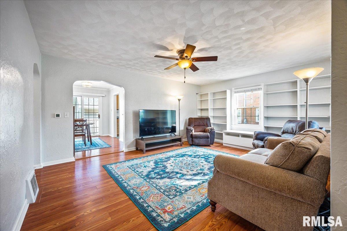 809 East Kay Street Morton, IL 61550 - Photo 3 of 39 Gallery Image 3