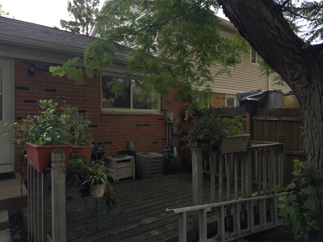 $195,000 | 2104 Falmouth Court, Streamwood, IL 60107