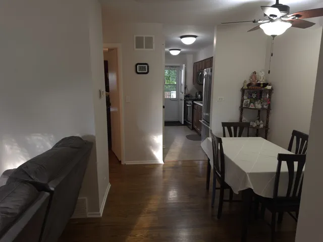 $195,000 | 2104 Falmouth Court, Streamwood, IL 60107