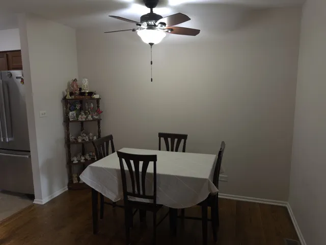 $195,000 | 2104 Falmouth Court, Streamwood, IL 60107