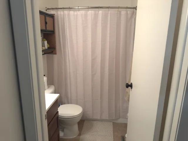 $195,000 | 2104 Falmouth Court, Streamwood, IL 60107