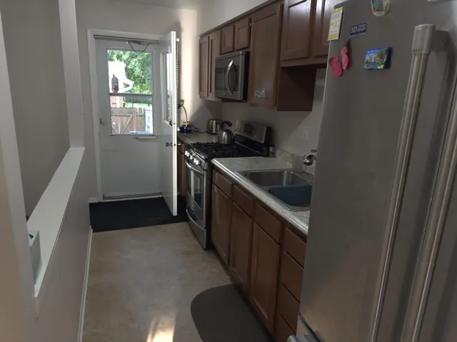 $195,000 | 2104 Falmouth Court, Streamwood, IL 60107