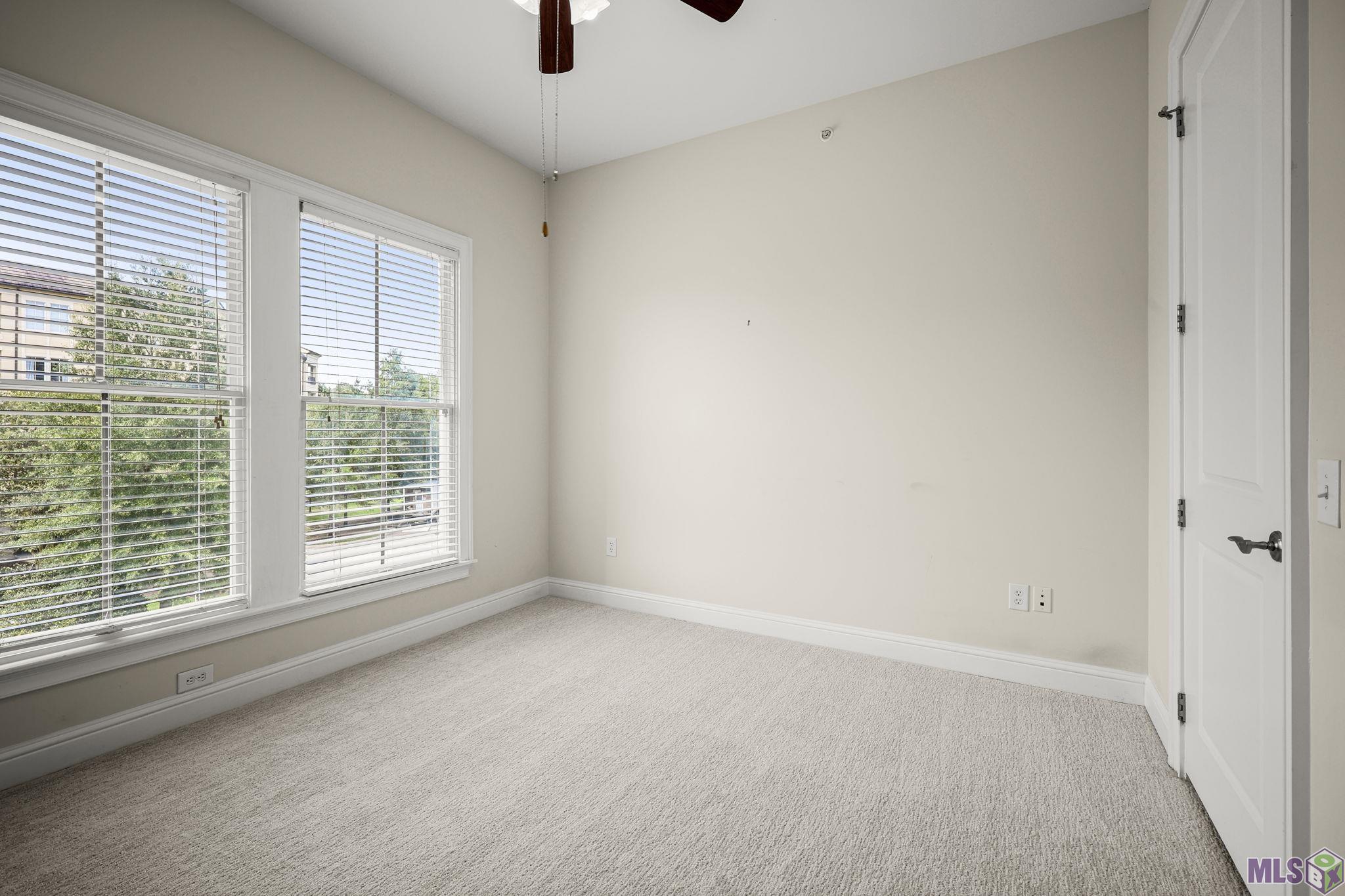 998 Stanford Avenue, Unit 303 Baton Rouge, LA 70808 - Photo 14 of 20 Guest Bedroom #1