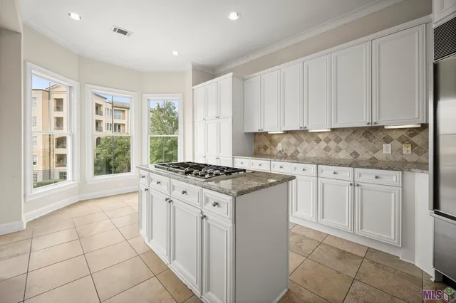 $680,000 | 998 Stanford Avenue, Unit 303, Baton Rouge, LA 70808