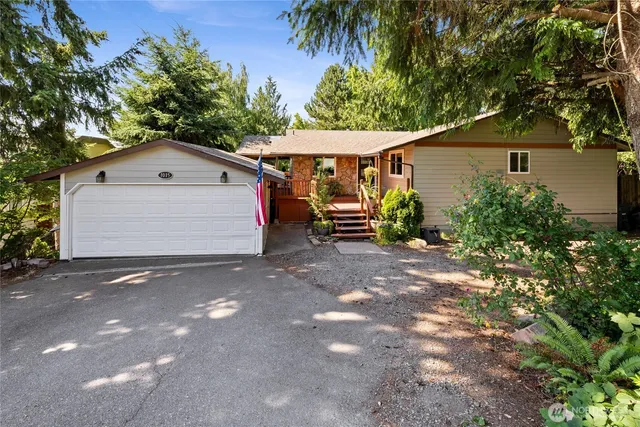 $715,000 | 1015 Sequalish Street, Steilacoom, WA 98388
