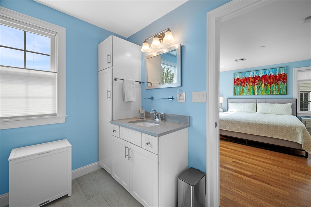 155 Green Street, Unit 4 Marblehead, MA 01945 - Photo 22 of 34