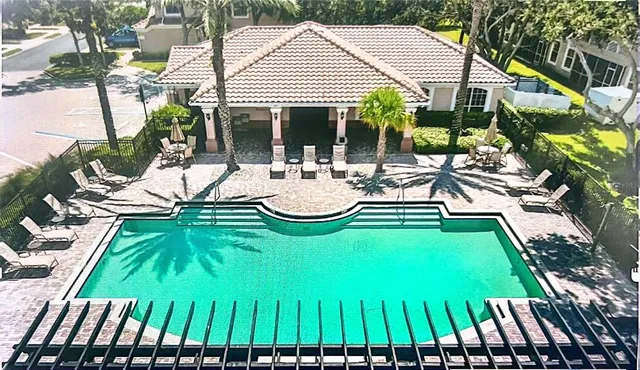 $419,900 | 870 Lantern Way, Clearwater, FL 33765