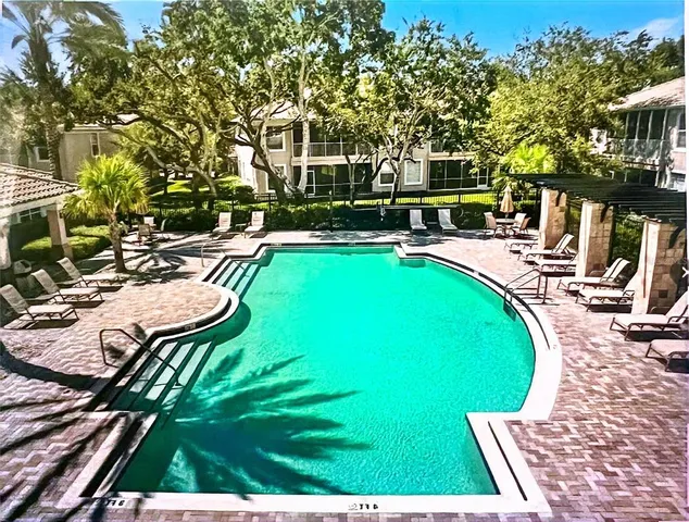 $419,900 | 870 Lantern Way, Clearwater, FL 33765