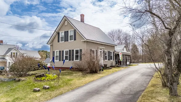 $210,000 | 21 Pleasant Street, Milo, ME 04463