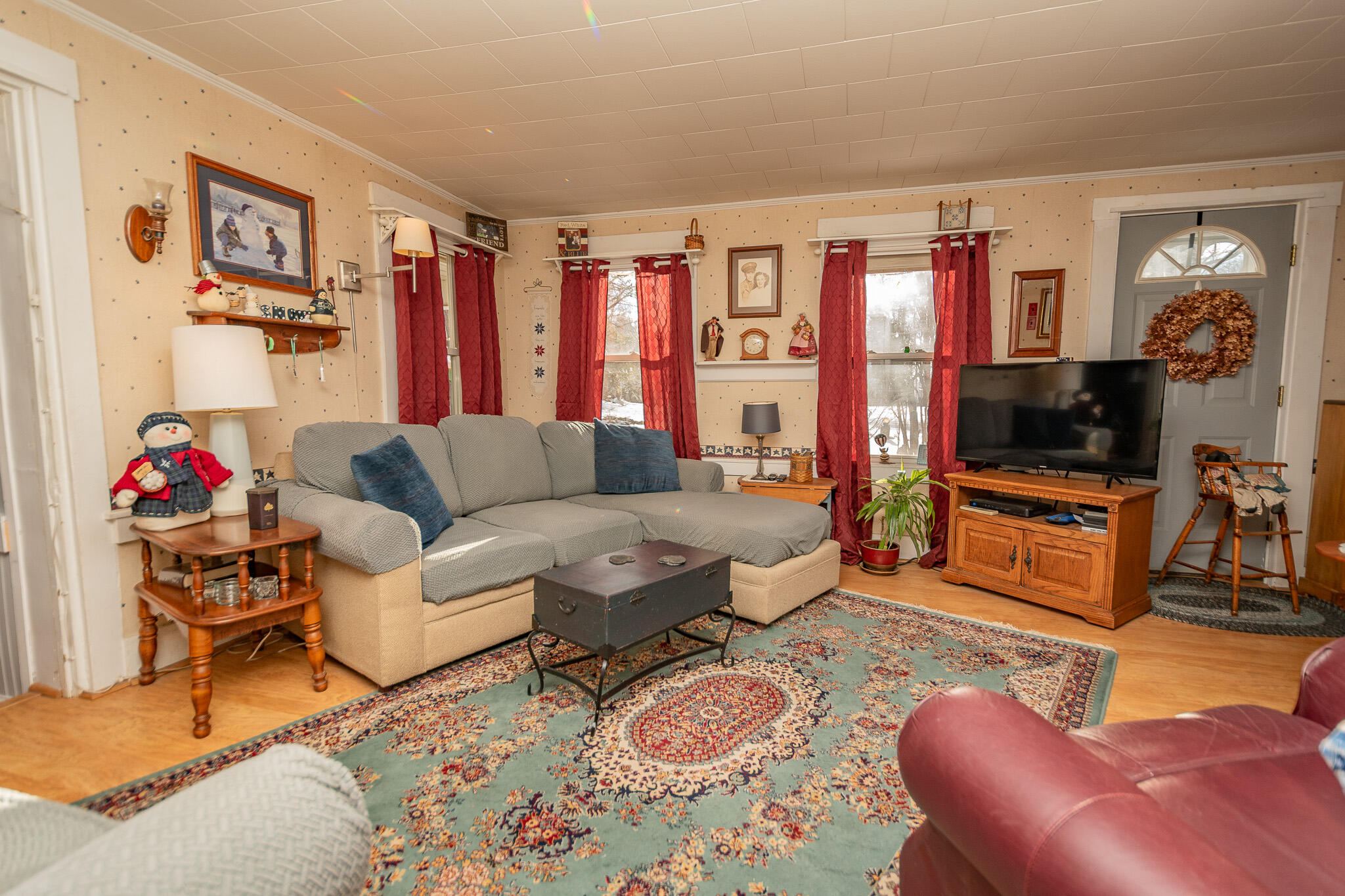21 Pleasant Street Milo, ME 04463 - Photo 5 of 45 living room