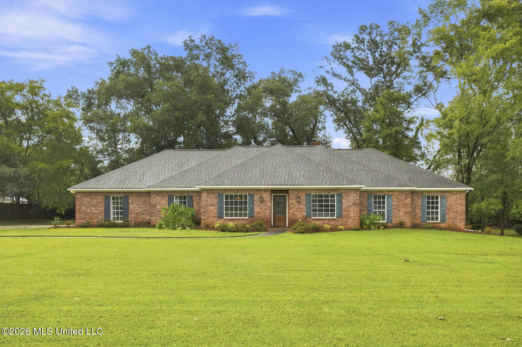 109 Ingleside Road Madison, MS 39110 - Photo 4 of 43 109 Ingleside Rd-35