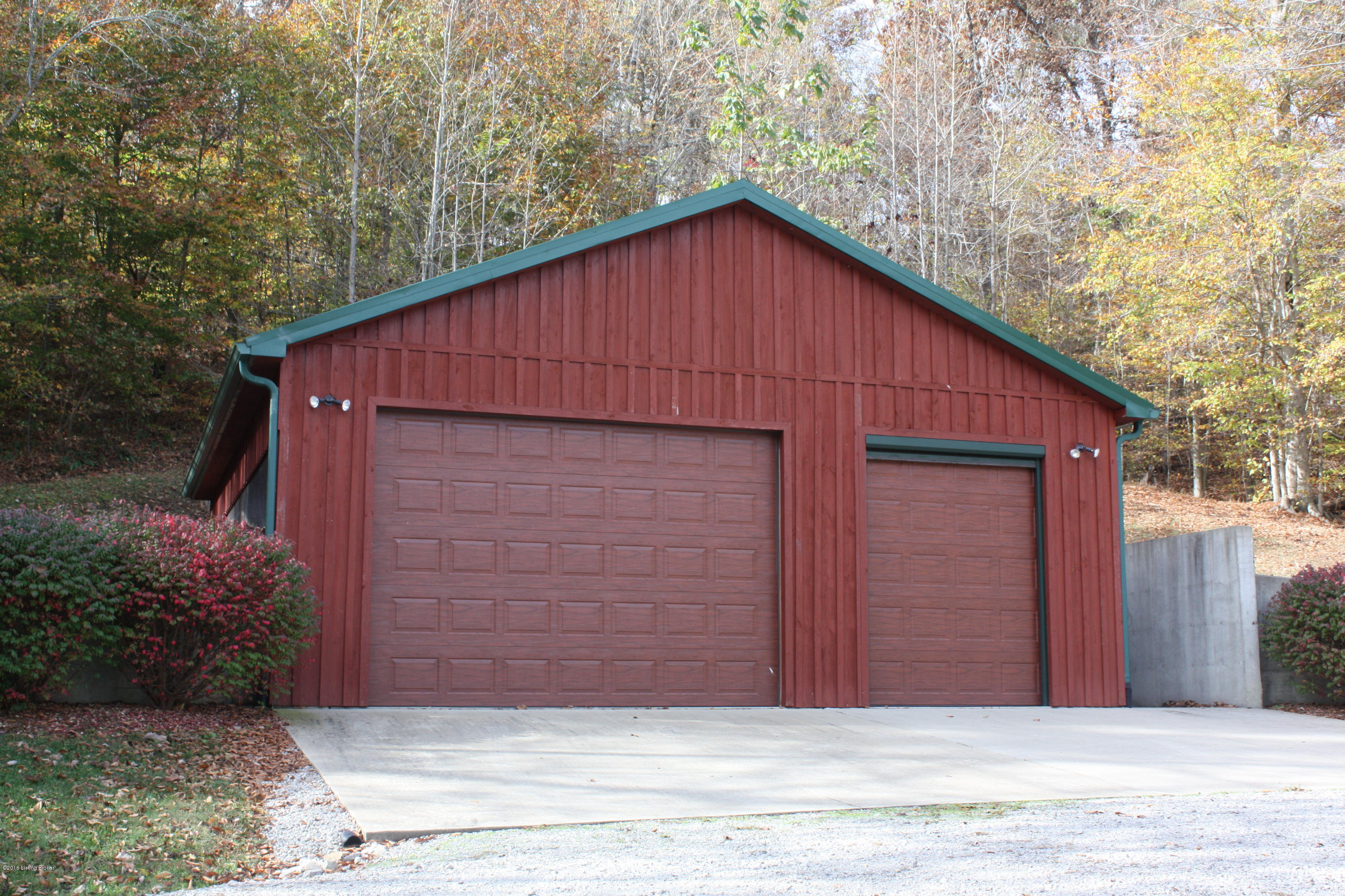 2 Mayflower Road Leitchfield, KY 42754 - Photo 4 of 16 garage 1 1