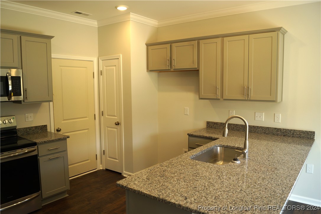 77 Knotts Berry Road Bunnlevel, NC 28323 - Photo 10 of 34