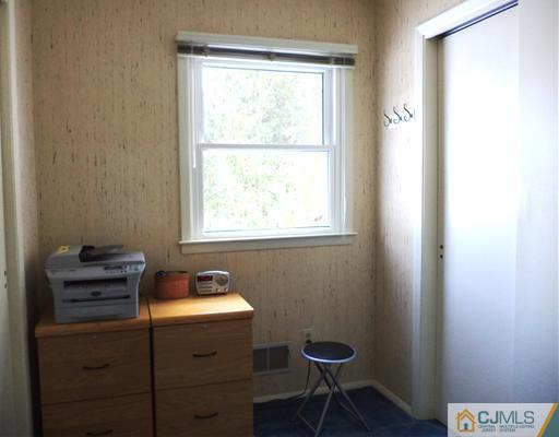 18 Valiant Road East Brunswick, NJ 08816 - Photo 12 of 22 Gallery Image 12