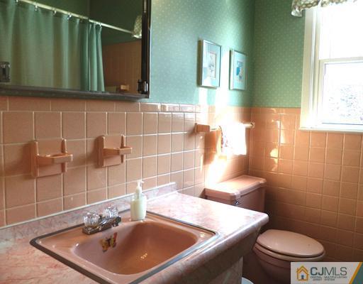 18 Valiant Road East Brunswick, NJ 08816 - Photo 13 of 22 Gallery Image 13
