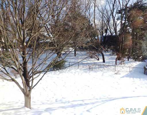 18 Valiant Road East Brunswick, NJ 08816 - Photo 3 of 22 Gallery Image 3