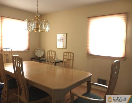 18 Valiant Road East Brunswick, NJ 08816 - Photo 5 of 22 Gallery Image 5