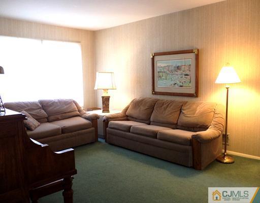 18 Valiant Road East Brunswick, NJ 08816 - Photo 6 of 22 Gallery Image 6
