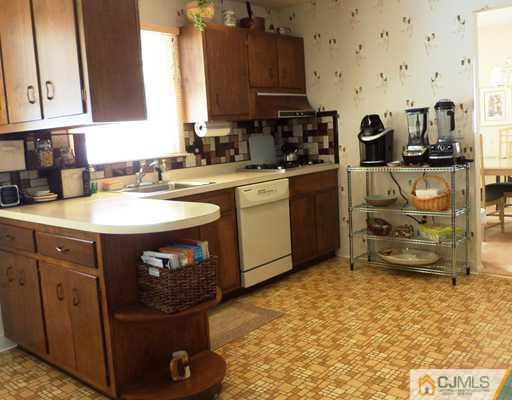 18 Valiant Road East Brunswick, NJ 08816 - Photo 7 of 22 Gallery Image 7