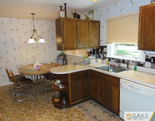 18 Valiant Road East Brunswick, NJ 08816 - Photo 9 of 22 Gallery Image 9
