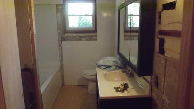 1974 Clydeton Road Waverly, TN 37185 - Photo 6 of 9 bathroom