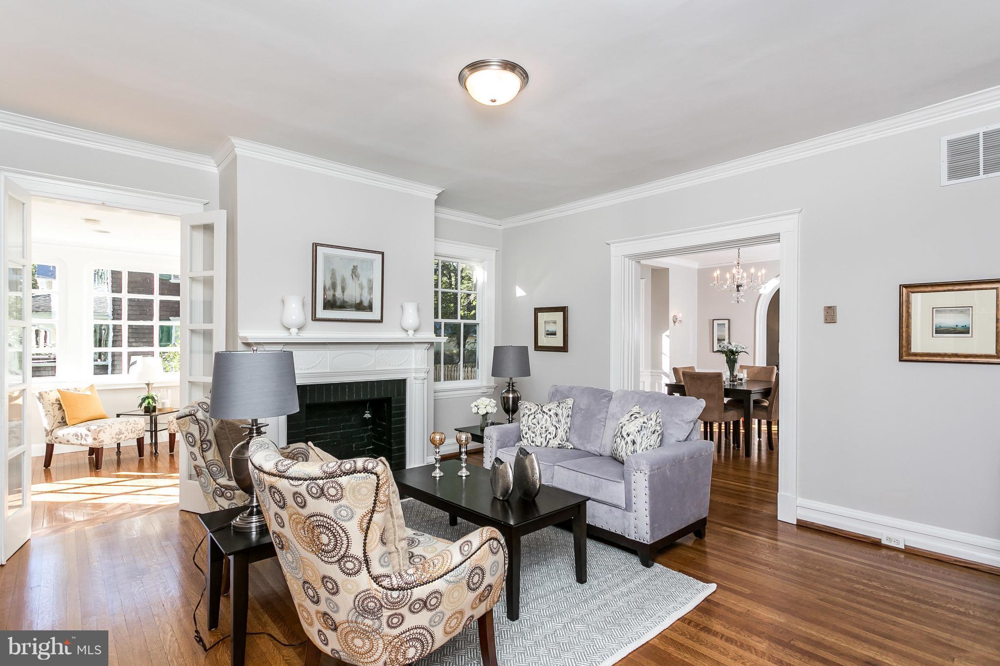 116 Woodlawn Road Baltimore, MD 21210 - Photo 3 of 30 Living room with elegant fireplace