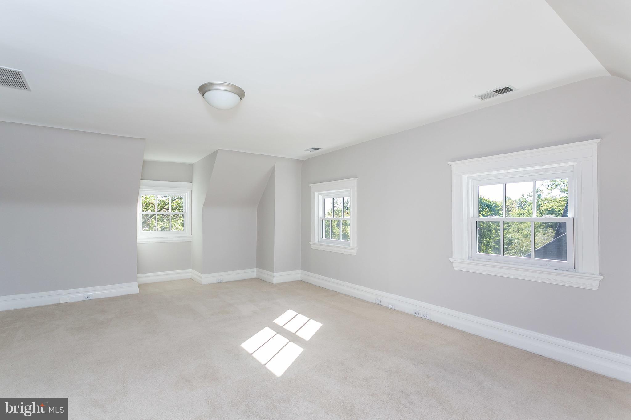 116 Woodlawn Road Baltimore, MD 21210 - Photo 26 of 30 Bedroom #4 on 3rd floor. Could be second master