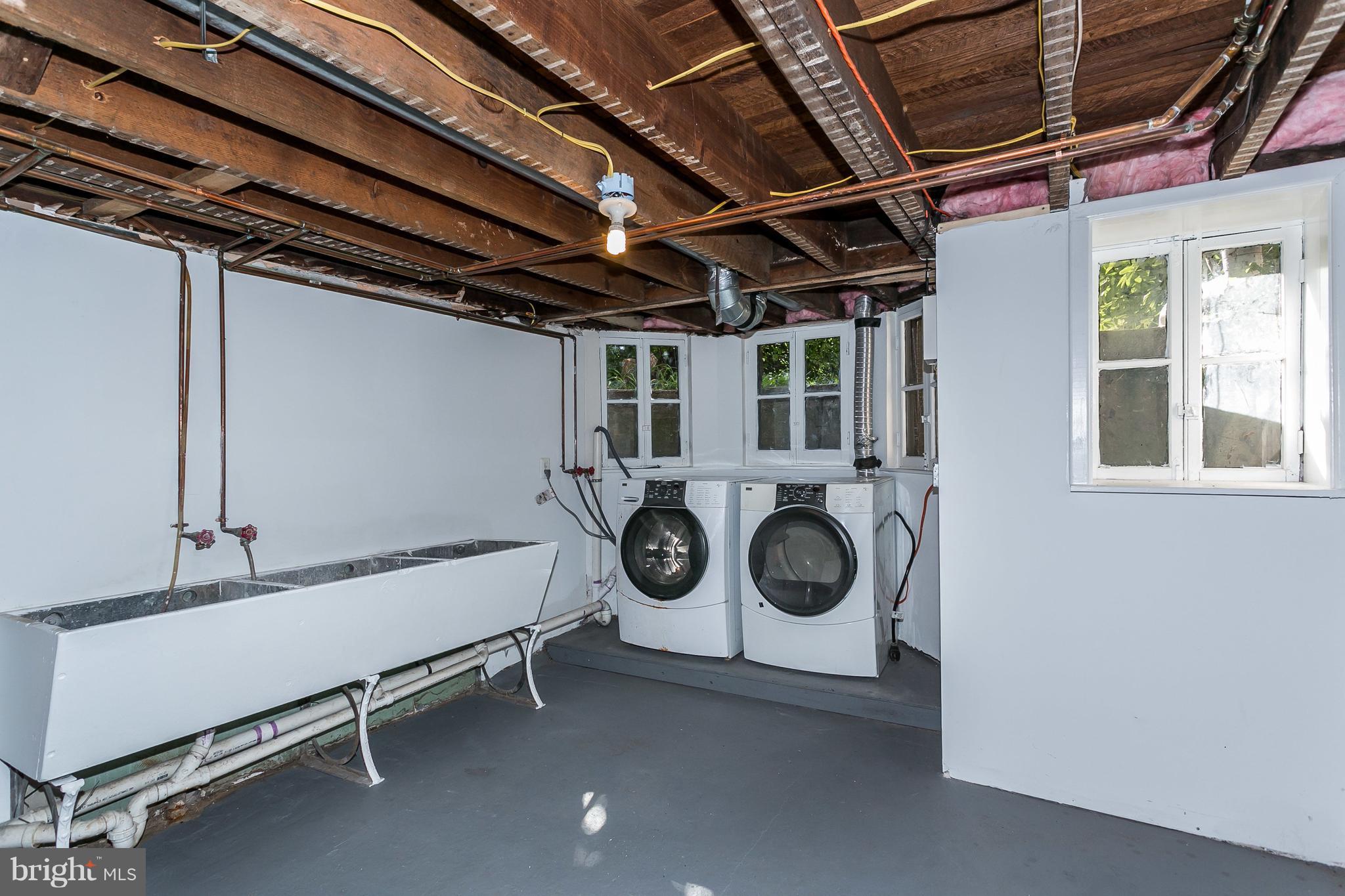 116 Woodlawn Road Baltimore, MD 21210 - Photo 28 of 30 Basement area laundry room