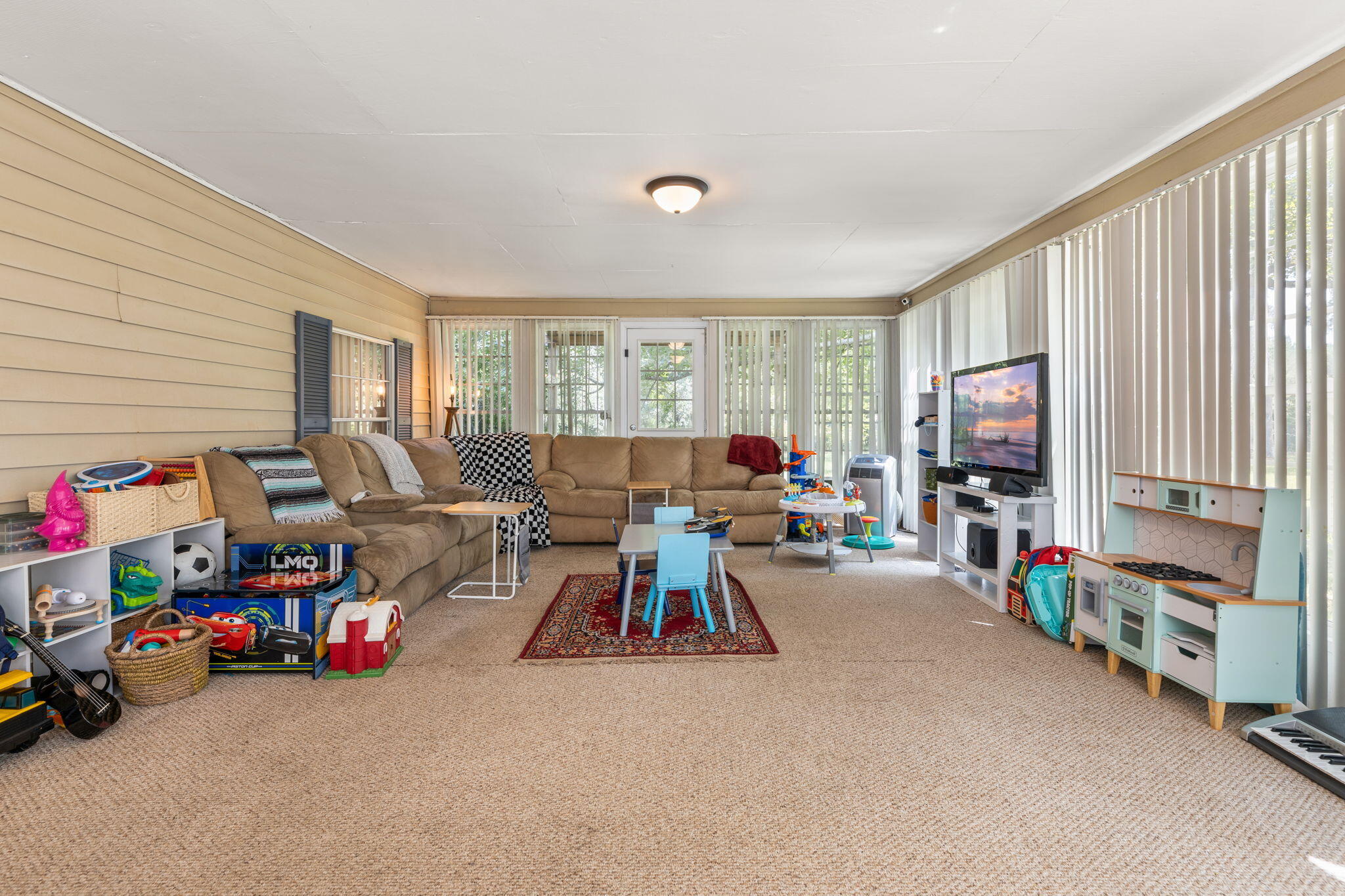 534 Tillman Branch Road Summerville, SC 29486 - Photo 4 of 34 14-web-or-mls-Interior-2