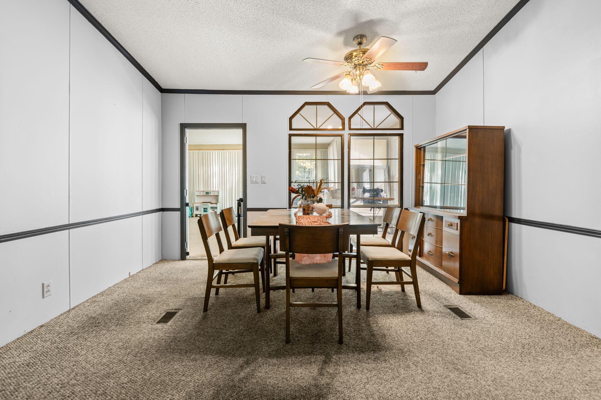 534 Tillman Branch Road Summerville, SC 29486 - Photo 10 of 34 16-web-or-mls-Interior-4