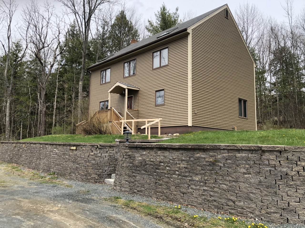 387 Meriden Road Lebanon, NH 03766 - Photo 2 of 16