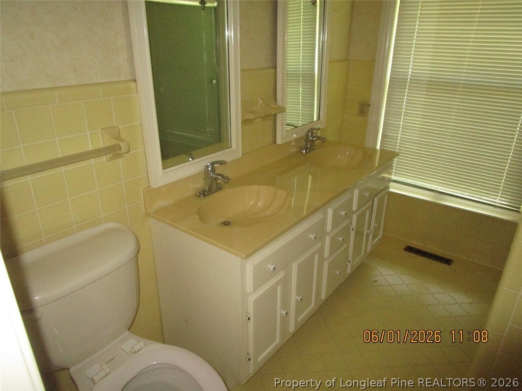 225 Harris Avenue Raeford, NC 28376 - Photo 31 of 32 bath 4