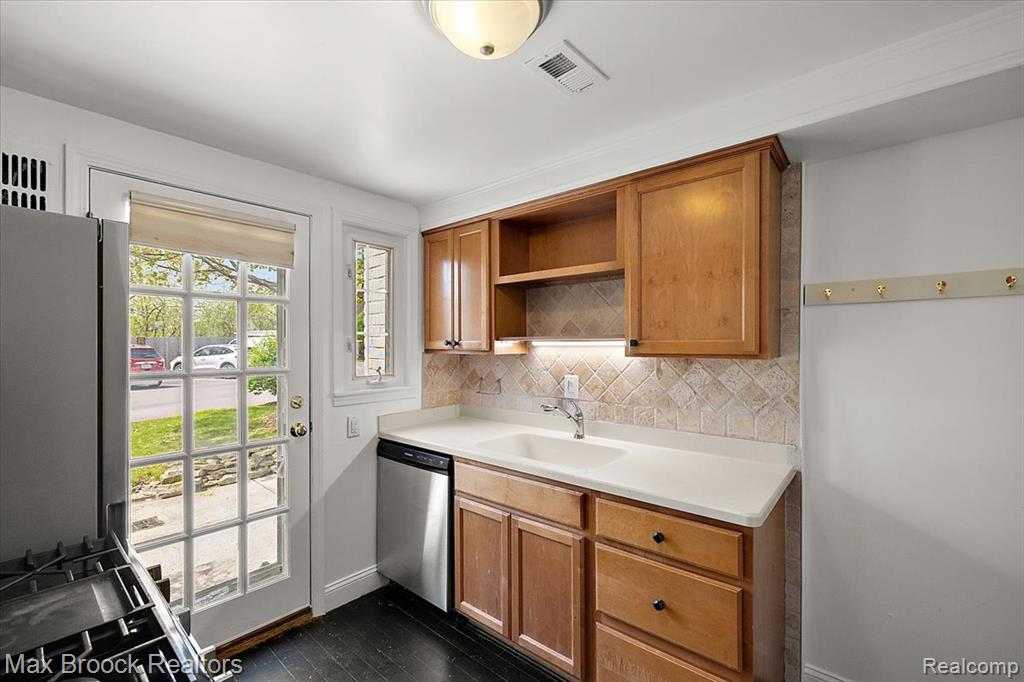 1652 Graefield Road Birmingham, MI 48009 - Photo 11 of 35
