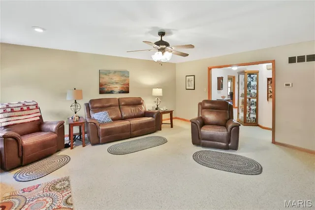 $420,000 | 13844 Rock Road, Gillespie, IL 62033