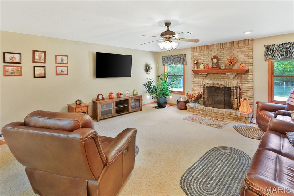 13844 Rock Road Gillespie, IL 62033 - Photo 27 of 47