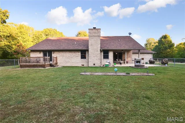 $420,000 | 13844 Rock Road, Gillespie, IL 62033