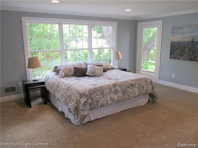610 Rivard Boulevard Grosse Pointe, MI 48230 - Photo 12 of 29 Master_2.jpg