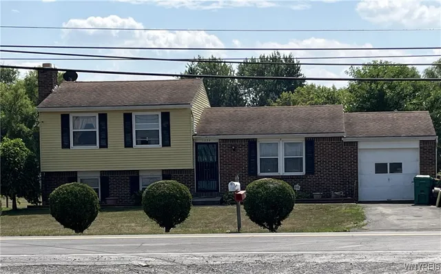 $260,000 | 6836 East High Street, Lockport Town, NY 14094