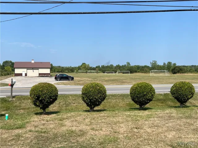 $260,000 | 6836 East High Street, Lockport Town, NY 14094