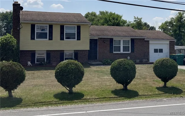 $260,000 | 6836 East High Street, Lockport Town, NY 14094