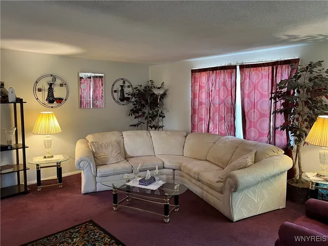 $260,000 | 6836 East High Street, Lockport Town, NY 14094