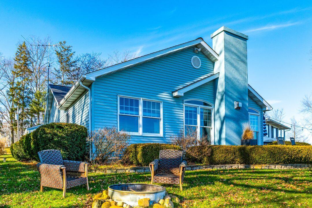 51479 Summit Street Paw Paw, MI 49079 - Photo 2 of 45 a0FPl000006sqkaMAA