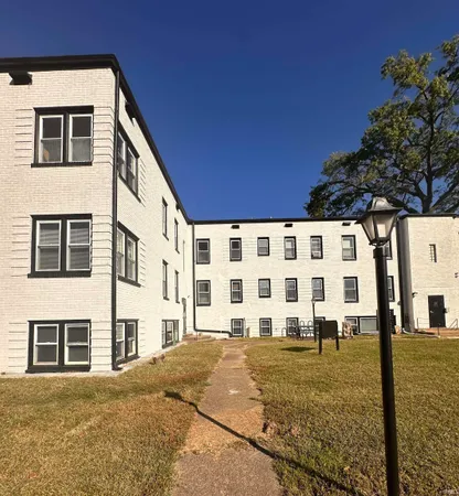 $1,000 | 2024 Lincoln Avenue, Unit B2, Evansville, IN 47714