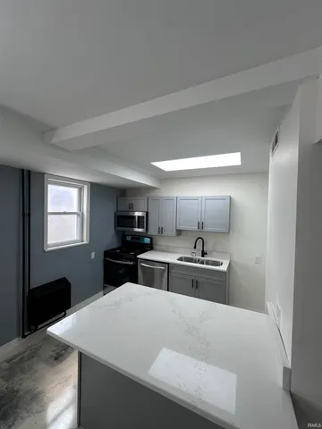 $1,250 | 2024 Lincoln Avenue, Unit B2, Evansville, IN 47714