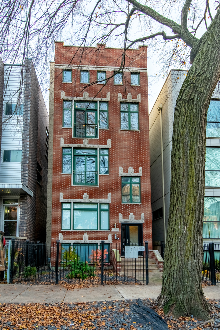 1409 West Huron Street, Unit 3 Chicago, IL 60642 - Photo 39 of 42 a front view of a building