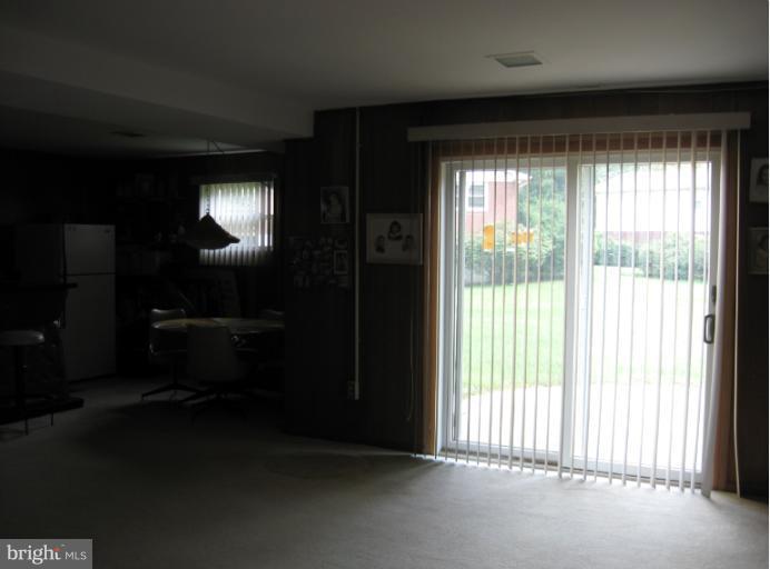 2711 Summerson Road Baltimore, MD 21209 - Photo 13 of 23 Family Room