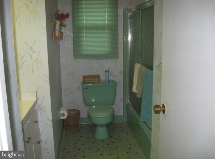 2711 Summerson Road Baltimore, MD 21209 - Photo 17 of 23 Bath