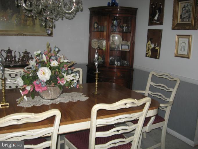 2711 Summerson Road Baltimore, MD 21209 - Photo 19 of 23 Dining Room